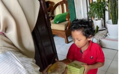 Upaya Pencegahan Stunting Komunitas Profesi Bidan UNISA Melalui “Pembagian Makanan Bergizi dan Pemantauan Konsumsi Bayi” di RW 02 Notoprajan